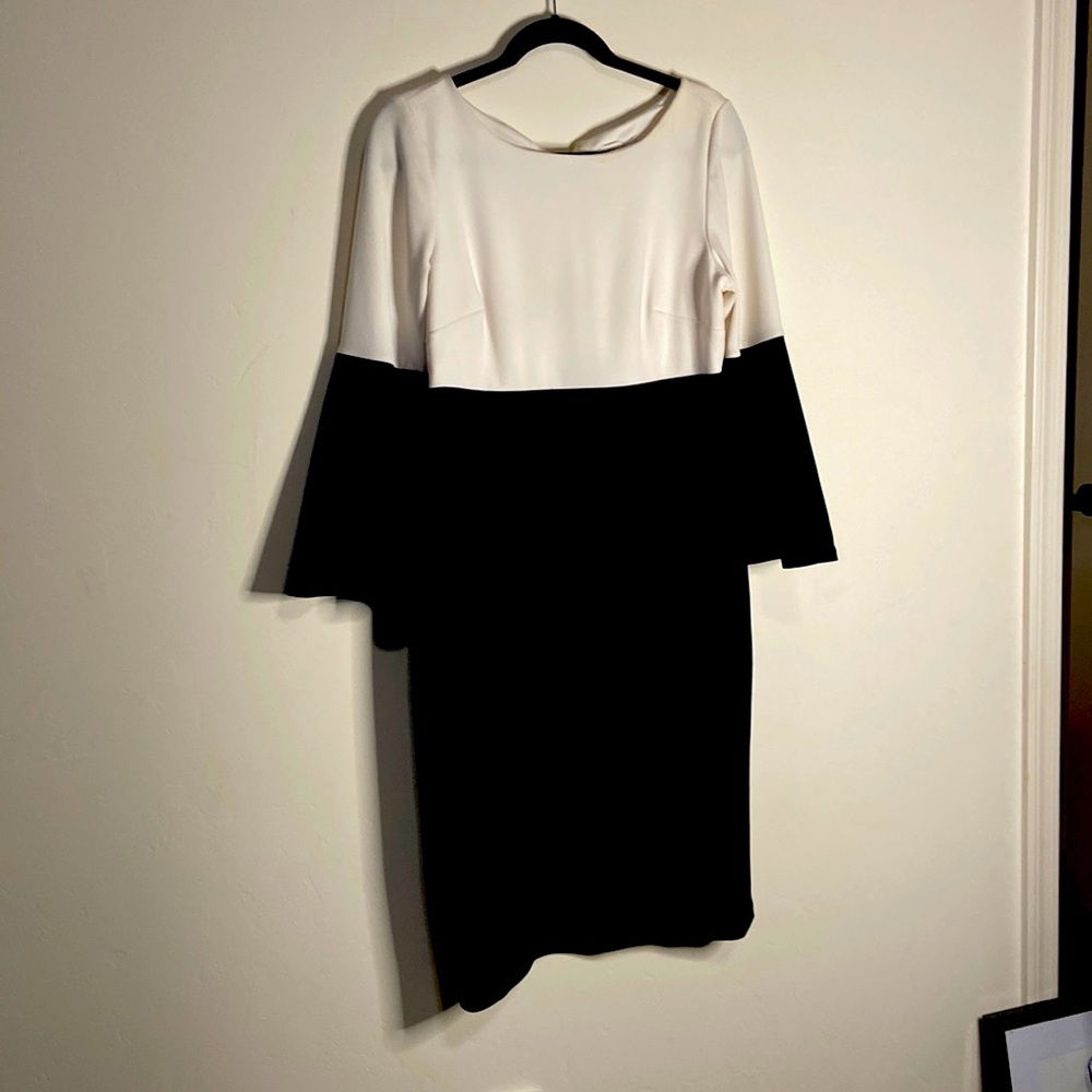 Calvin Klein dress size 10 navy and white with bell sleeves perfect